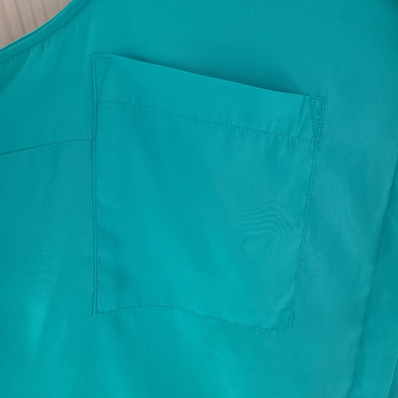 Super cute, sleeveless shirt dress. - Picture 3 of 3